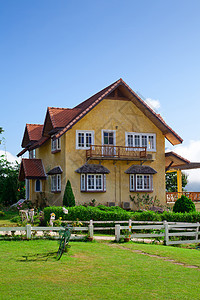 欧洲风格之家房子旅行村庄国家农场地标草地天空蓝色文化图片