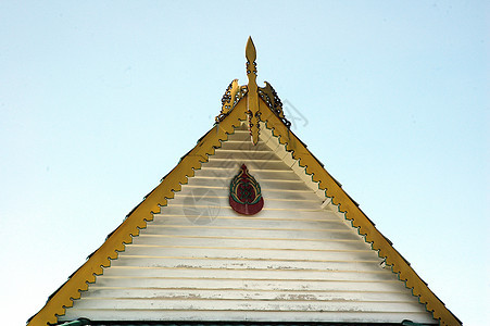 印度尼西亚屋顶上传统房屋的装饰品 印地安人图片