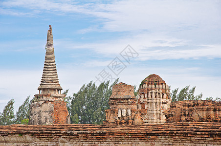 古代古寺庙的古塔佛塔雕像建筑信仰纪念碑蓝色旅行废墟宗教历史性图片