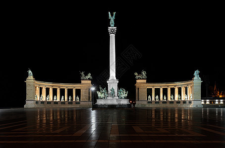 英雄广场旅行纪念碑世界柱子雕像建筑学历史性地标游客建筑图片
