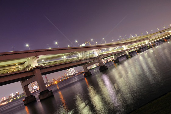 黑夜过夜交通反射天空图片