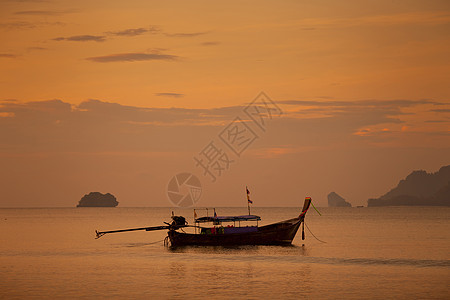 船舶在海上航行晴天旅行海岸海滩橙子支撑风景情调热带娱乐图片