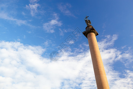 圣彼得堡亚历山大专栏城市天空艺术历史风格蓝色旅行正方形大柱场景图片