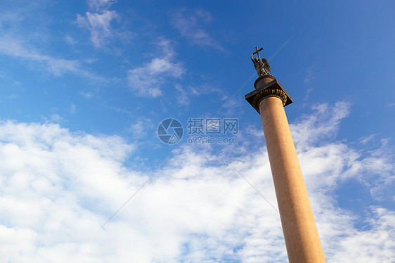 圣彼得堡亚历山大专栏城市天空艺术历史风格蓝色旅行正方形大柱场景图片