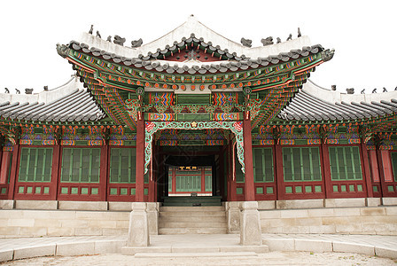 在南朝鲜的汉城寺庙里旅游遗产文化旅行地标木头吸引力宗教游客建筑学图片