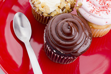巧克力蛋糕红色蛋糕甜点勺子食物小吃面包棕色饮食巧克力图片