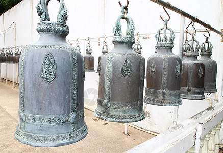 寺庙里的铜铃建筑学精神雕像宗教上帝历史佛教徒旅行金子旅游图片