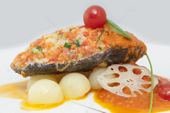 烤鱼午餐煮沸晚餐鱼片油炸鳕鱼海鲜鳟鱼柠檬养分图片