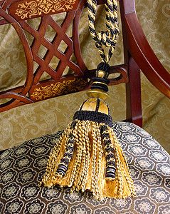 在亚洲风格的椅子上 设计出伟大的织物和贝类图片