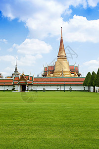 佛教祈祷曼谷大宫殿中的泰国寺庙背景