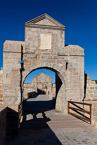 西班牙纳瓦拉Pamplona墙壁晴天堡垒建筑旅行历史石头旅游历史性建筑学城市图片