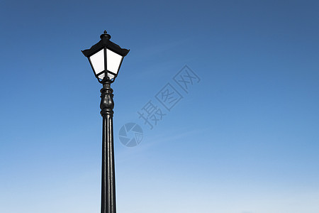 街灯蓝色建筑学黑色白色天空背景图片