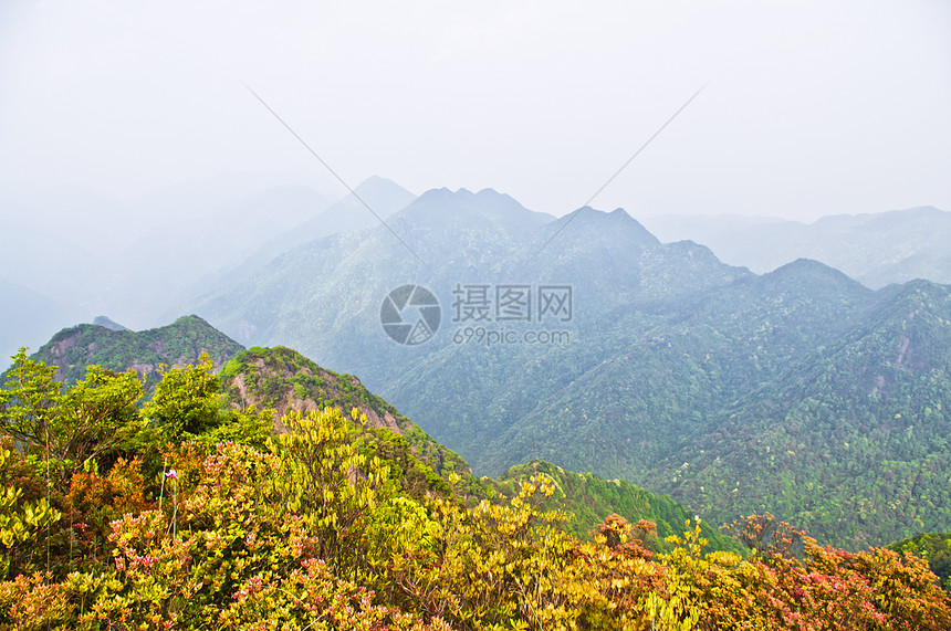 夏天看到中国的钉钉山脊山腰太阳月亮吸管天空旅行青金石灌木丛荒地天气图片