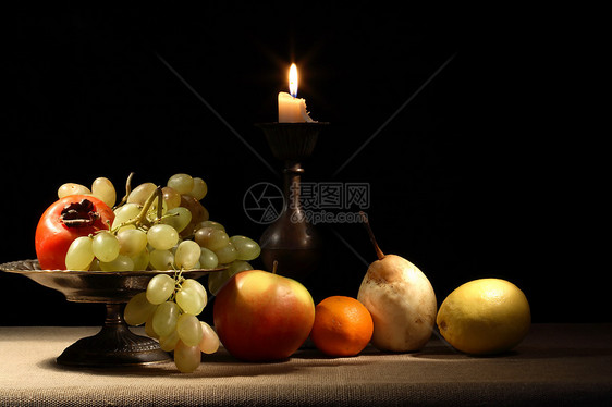 水果和蜡烛阴影帆布艺术甜点时间柿子古董饮食晚餐花瓶图片