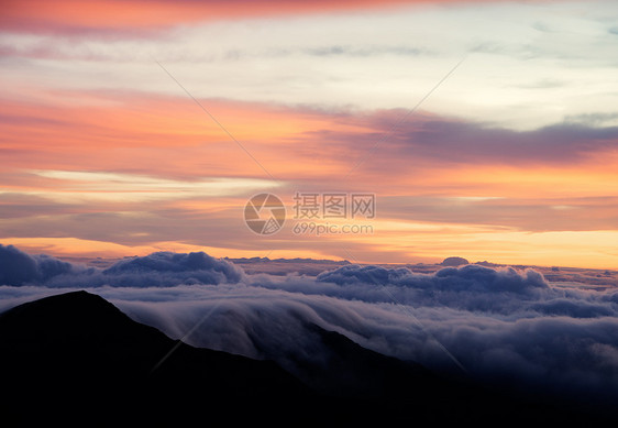 Haleakala 火山日出星星薄雾阳光全景日落紫色远景橙子海洋热带图片