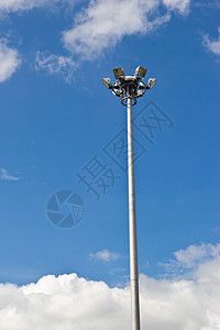 电灯后电力工业邮政指导蓝色公用事业活力街道晴天天空纪念碑照明图片