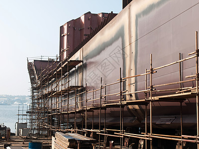 造船厂船运制造业工作工业血管货物工人港口甲板起重机图片
