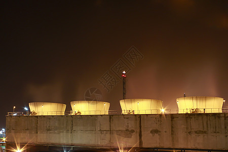 Petro和化工厂     夜间现场车站管子力量管道活力技术工业生产植物工厂背景图片