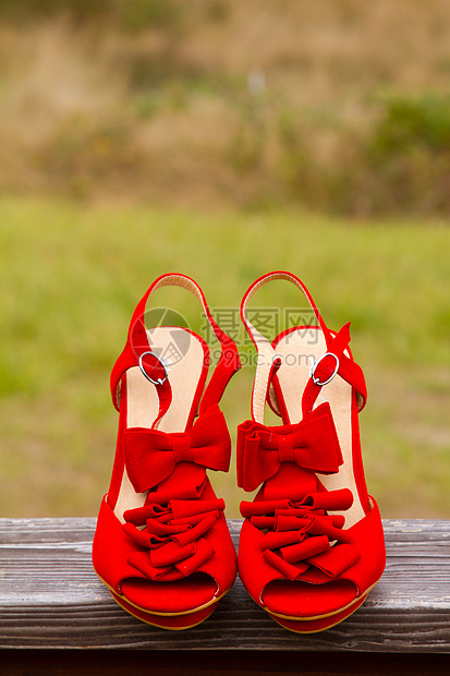 红婚鞋鞋子红色婚纱垂直红鞋方向婚礼短剑色彩鞋类图片