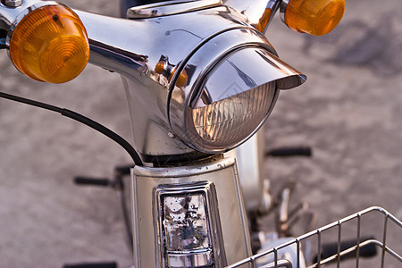 旧摩托车引擎踏板驾驶速度车辆自行车古董发动机气体运动图片