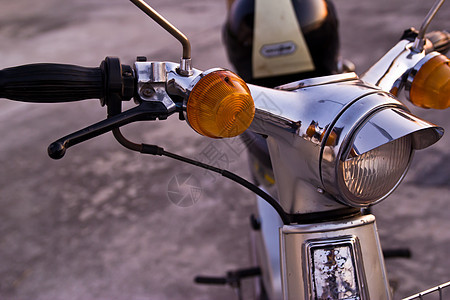 旧摩托车气体运动娱乐发动机踏板乐趣汽油旅行自行车速度图片