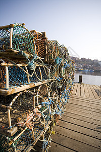 在惠特比码头捕龙虾绳索陷阱渔民渔夫木头港口钓鱼渔船焦点选择性图片