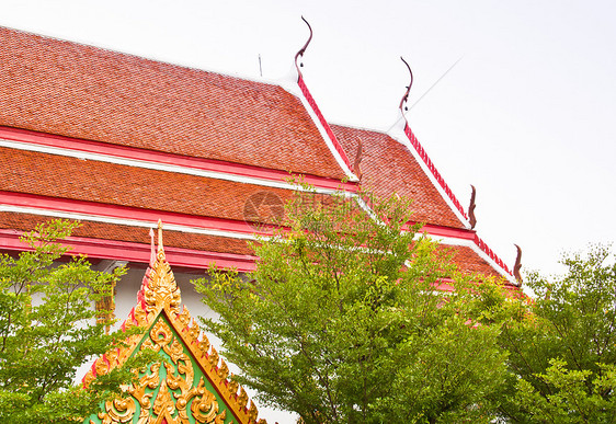 寺庙屋顶艺术建筑学雕塑雕像文化天空宗教信仰金子佛教徒图片