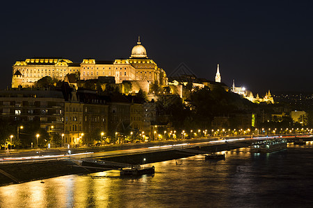 晚上在布达佩斯皇家宫殿城堡景观旅行旅游民众首都石头场景城市风格图片