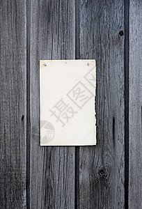 在木制背景上特写 grunge 便条纸框架羊皮纸别针磁带指甲备忘录边界公告栏邮政笔记图片