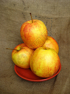 盘子上4个好苹果水果香气食物花粉市场香味诱惑果汁植物小吃图片
