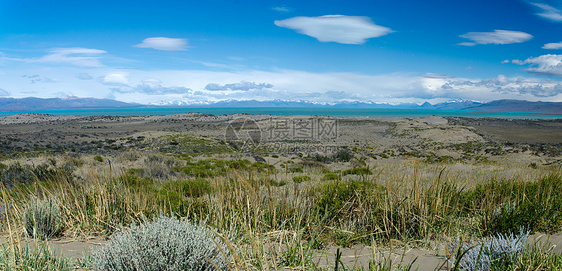 阿根廷巴塔哥尼亚州阿金蒂诺湖公路天空蓝色活力沙漠全景山脉图片