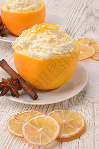 奶油  橙子  肉桂圣代油炸假期香草盘子勺子育肥冰淇淋甜点水果图片
