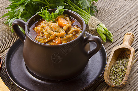 传统土豆汤食物香菜猪肉厨房薄片美味胡椒盘子抛光蔬菜图片