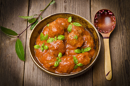 番茄酱中的肉丸子派对烧烤蔬菜油炸午餐猪肉异国牛肉美食宏观图片