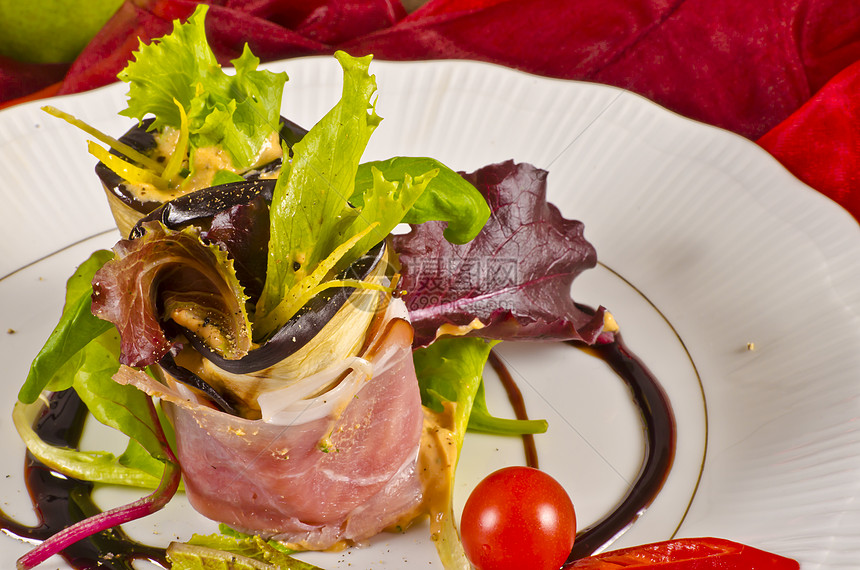 Aubergine牛肉橄榄和Parma 火腿百里香茄子美食盘子厨房水果蔬菜青菜洋葱饮食高清图片下载-正版图片321530655-摄图网