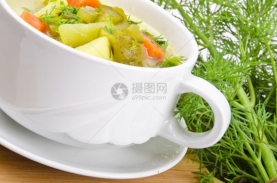 波兰泡黄瓜汤面包添加剂午餐黄瓜草本植物洋葱芳香美食营养芹菜图片