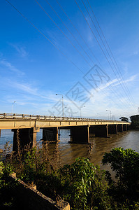 泰国的桥梁天空蓝色交通城市图片