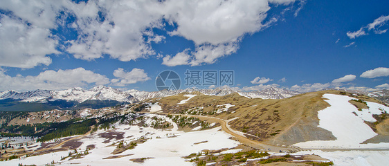 从科罗拉多棉花林山口顶端的落基山脉视图山脉天空旅行旅游白色蓝色滑雪图片