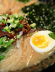 Ramen 面条 日本食品洋葱拉面午餐营养黄豆大豆早餐美食烹饪玉米图片