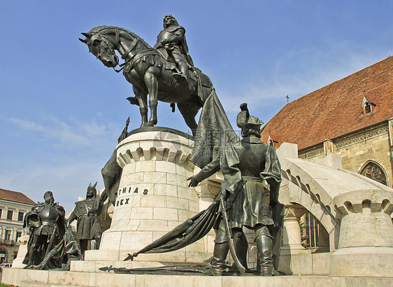 前面的马提亚斯·科维纳斯国王雕像图片