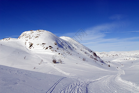 电签山上的滑雪铁轨图片