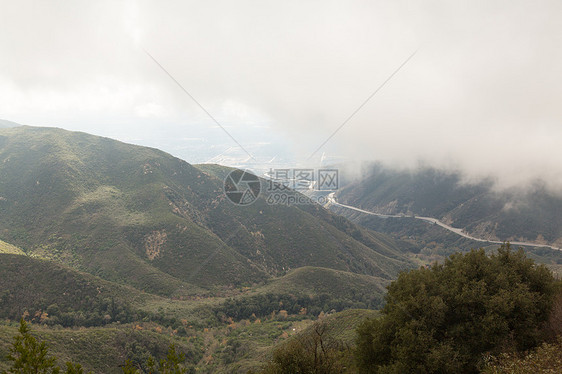 世界高速公路圣贝纳迪诺环景山脉山坡景观环境城市公路薄雾戏剧性丘陵旅行图片