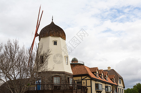 Solvang CA的Faux风车街道旅游风帆建筑学建筑乡村地标城市解决方案尖顶背景图片