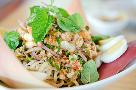 辣辣沙拉绿色盘子猪肉沙拉红色食物蔬菜海鲜图片