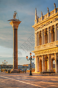 意大利威尼斯圣马尔科广场大教堂城市地标正方形柱子旅行分数教会景观英石图片