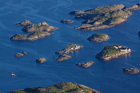 Lofoten 上的小岛图片