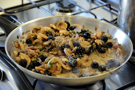 洋葱烤蘑菇食物小吃棕色油炸饮食餐饮派对盘子蔬菜乡村图片