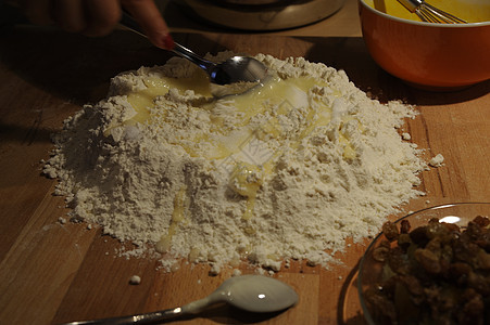 面食制作手段节日小麦美食黄色糖类团体午餐食物拼贴画面条图片