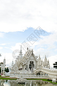 泰国清莱的白殿雕塑教会宝藏智慧沉思工艺装饰手工建筑学蓝色图片