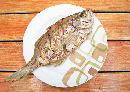 盘上炸鱼餐厅油炸小吃沙拉海鲜美食午餐烹饪饮食营养图片